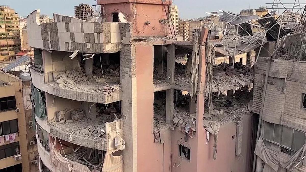 İSRAİL YİNE BEYRUT’U VURDU… 3 kişi hayatını kaybetti