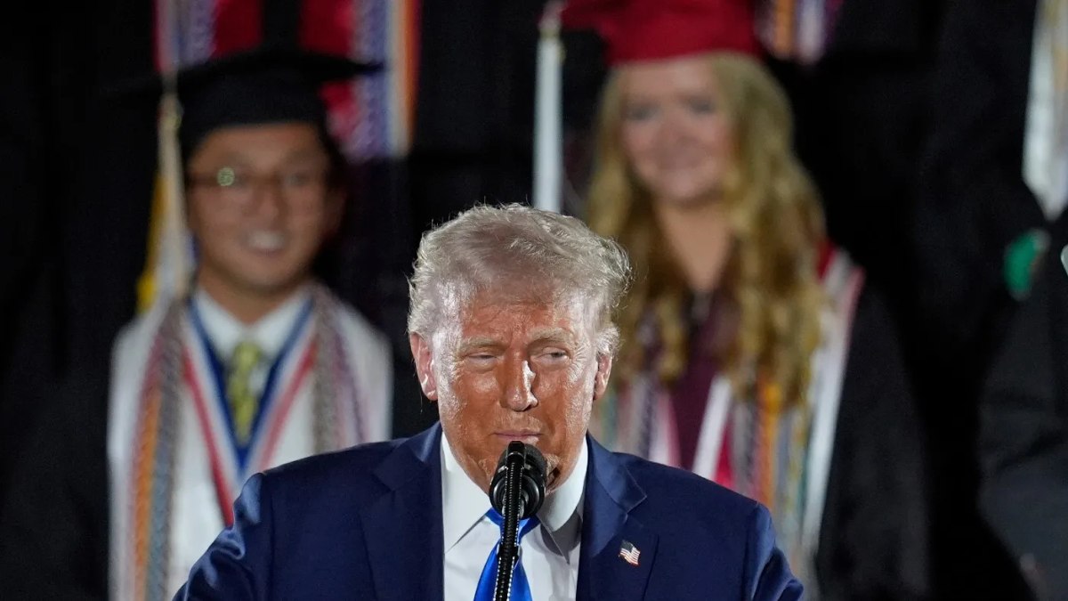 Donald Trump: Düzensiz göçmen geçişini yüzde 99 azalttık